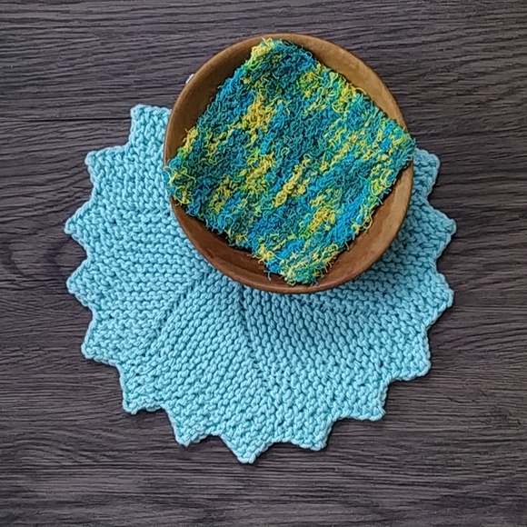 Hand Knit Dish Cloth and Mini Scrubbing Cloth - Picture 4 of 8